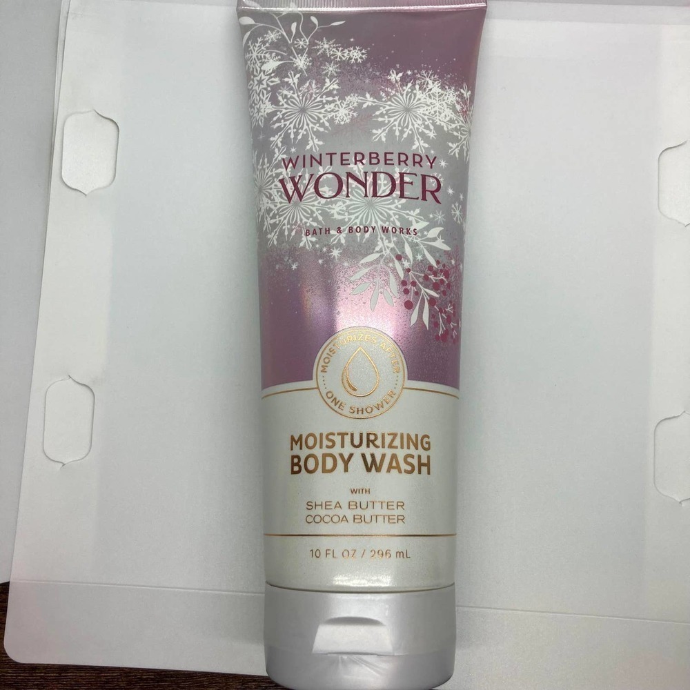 Winterberry Wonder Moisturizing Body Wash - Picture 2 of 5